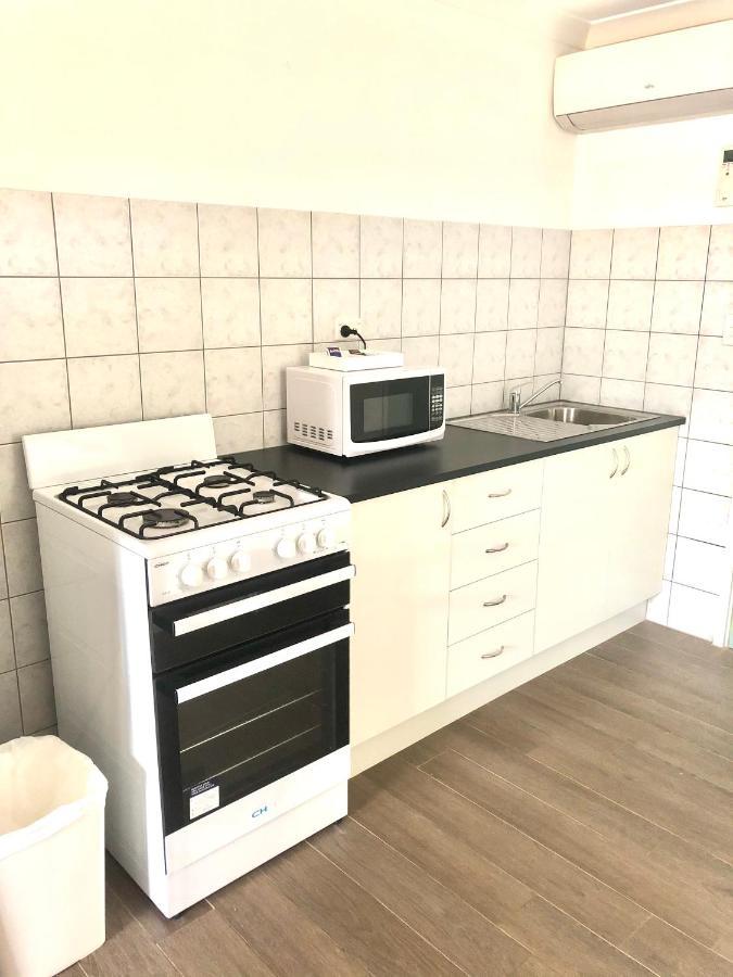 Bay Lodge Денъм Екстериор снимка