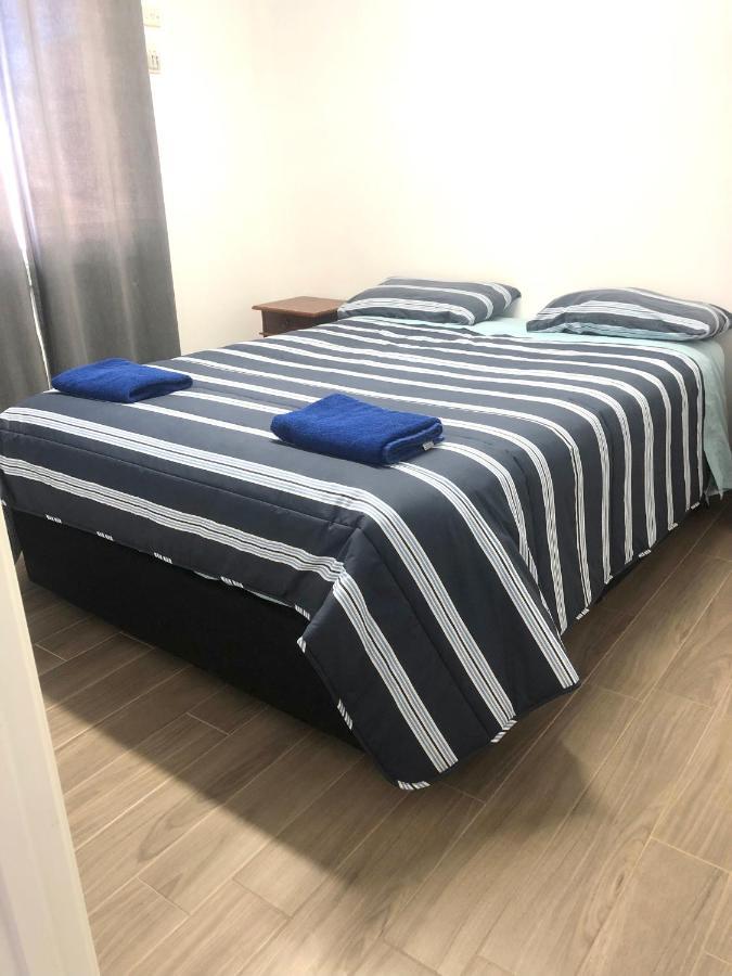 Bay Lodge Денъм Екстериор снимка