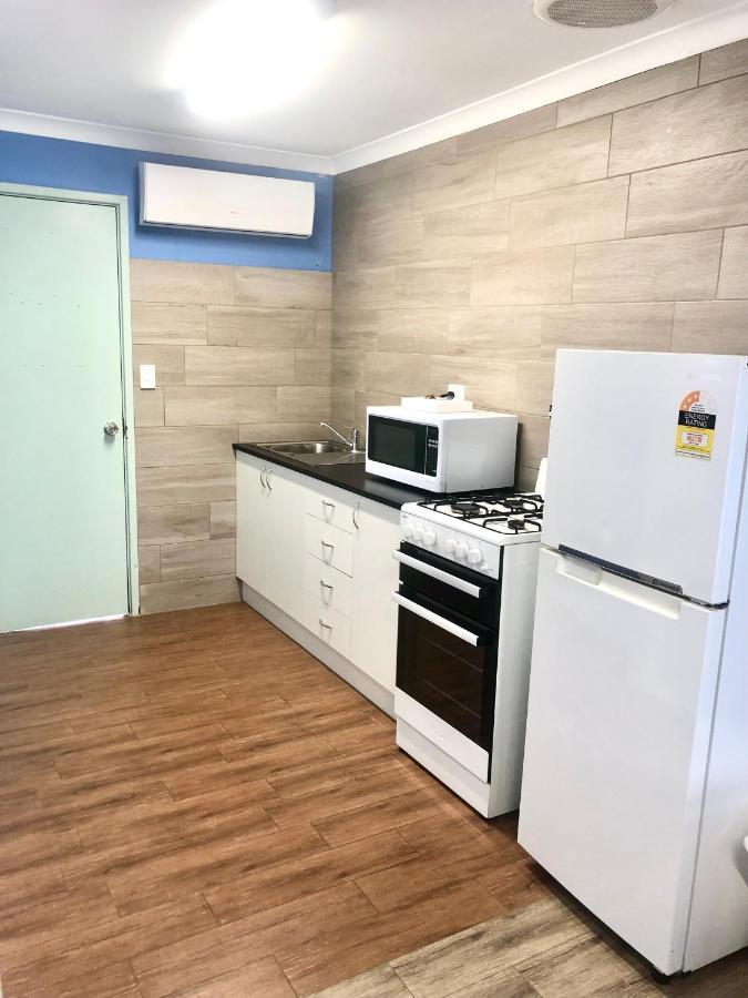 Bay Lodge Денъм Екстериор снимка