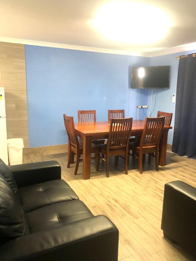 Bay Lodge Денъм Екстериор снимка